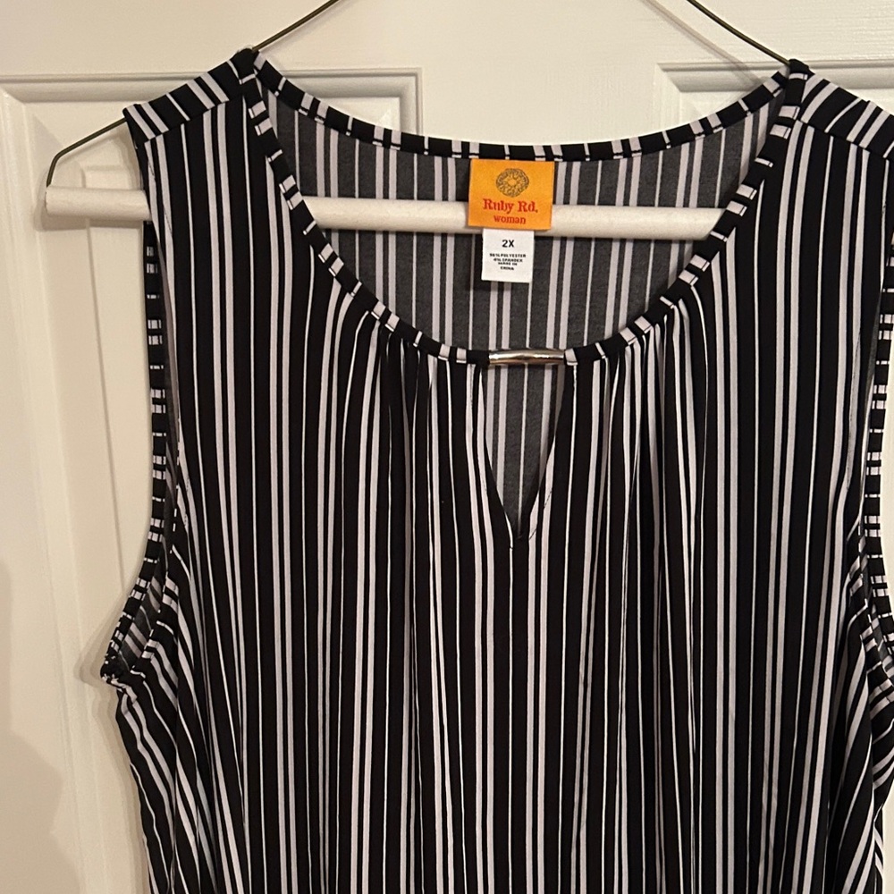 Ruby Rd. Women's Sleeveless Black and White Striped Blouse